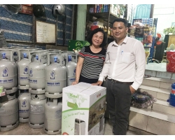 Công ty TNHH Long Thuận Trao quà cho Khách hàng đã đạt sản lượng tốt trong chương trình Tích Lũy Điểm Nhận Quà năm 2018 - 2019